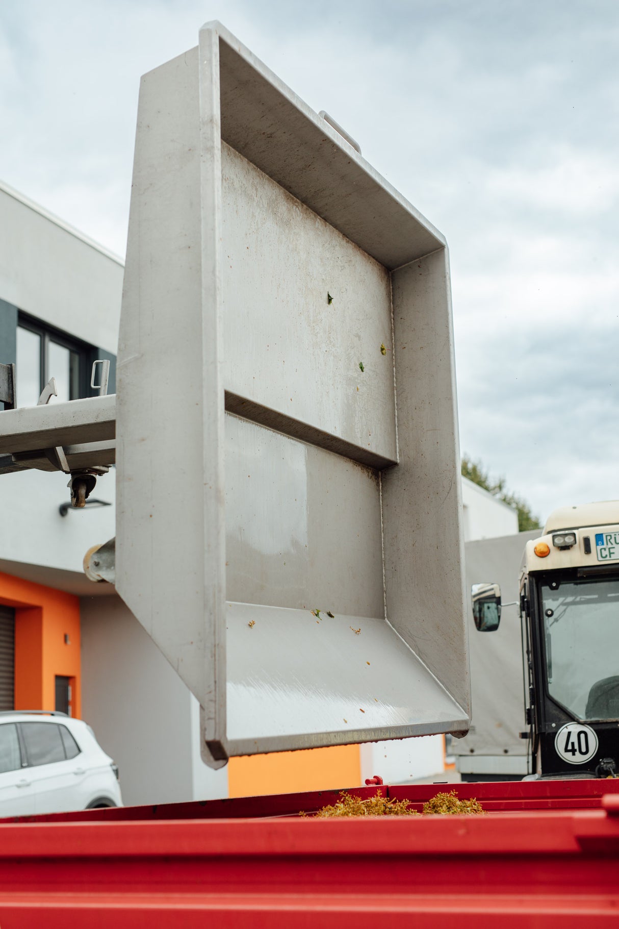 Pomace Tipping Tray