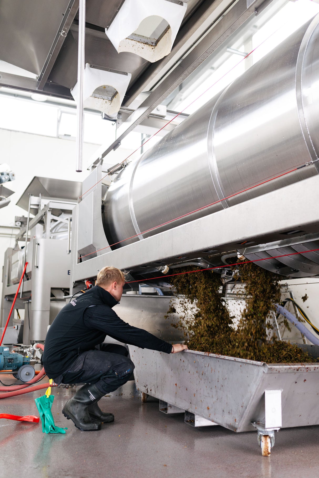 Pomace Tipping Tray